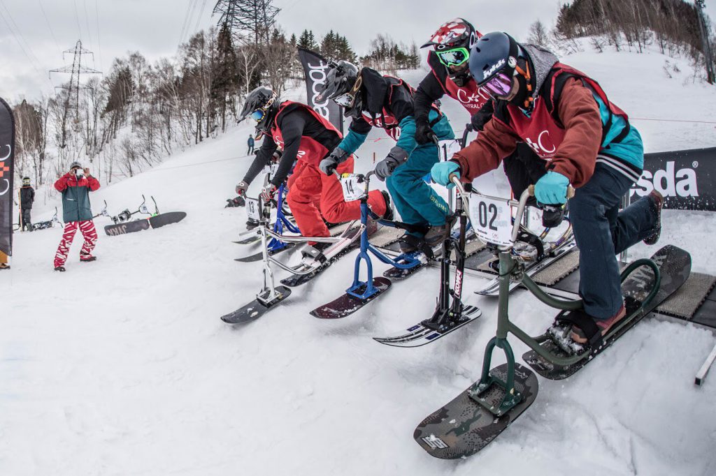 もはや常識！あなたの身を守るヘルメットの重要性！ - MAGAZINE - SNOWSCOOT® [スノースクート]  Official｜ジック・ジャパン株式会社