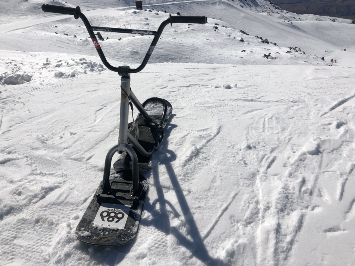 カスタムSnowscoot｜ 72cm幅にカット！Jykkライダー麻生航太が使用する