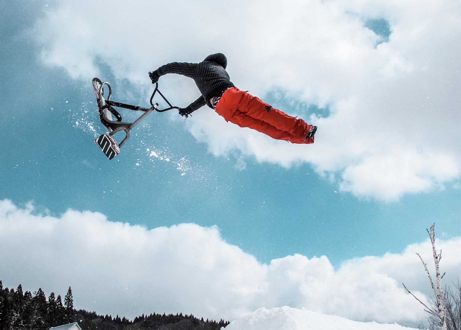 写真や映像を撮るとスノースクートが絶対に上手くなる 撮影のススメ 雪山撮影で使える機材 Magazine Snowscoot スノースクート Official ジック ジャパン株式会社